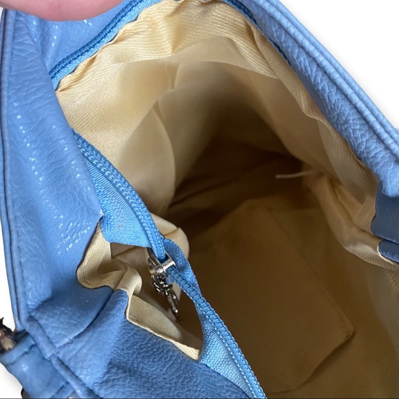 Blue studded crossbody 🦋4/$20🦋 - Picture 4 of 5